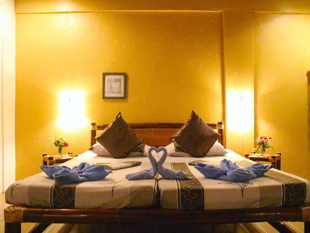 Chindonan Dive And Beach Resort Coron Exterior photo