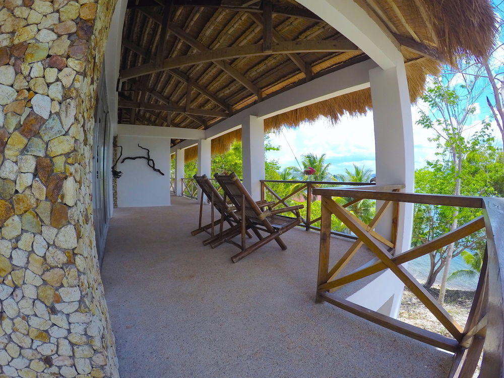 Chindonan Dive And Beach Resort Coron Exterior photo