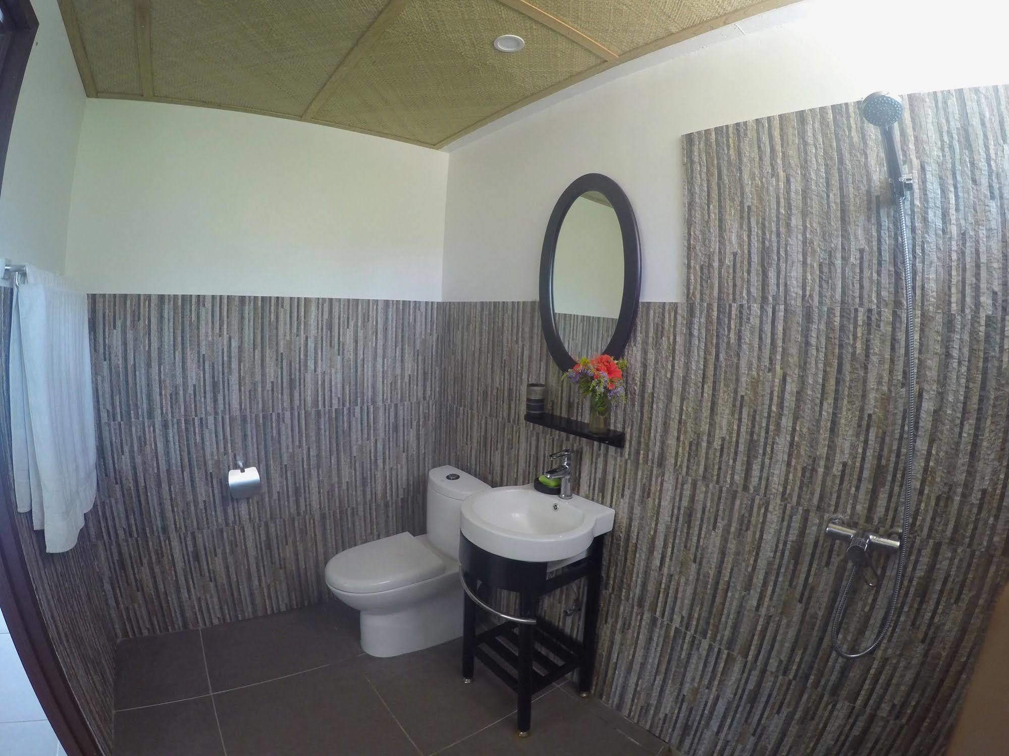 Chindonan Dive And Beach Resort Coron Exterior photo